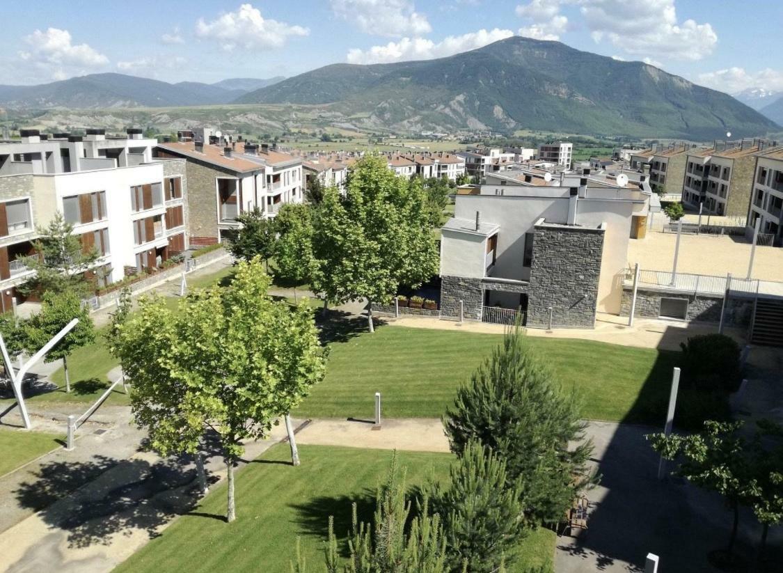 Deluxe Pirineos Apartamento Sabiñánigo Exterior foto